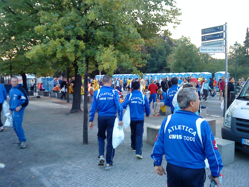 gal/BerlinMarathon_2009/BerlinMarathon2009 2009-09-20 07-39-30.jpg